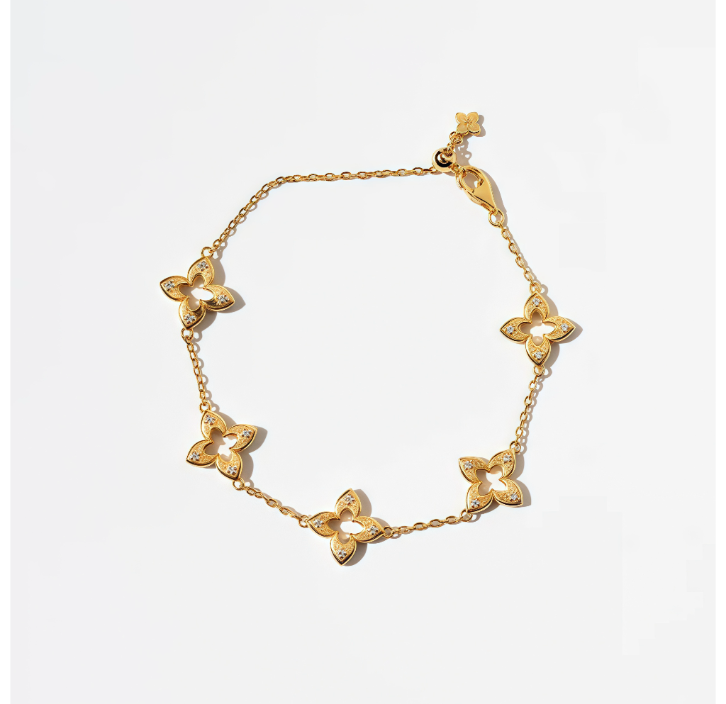 18K Gold Hollowed Out Clover Bracelet