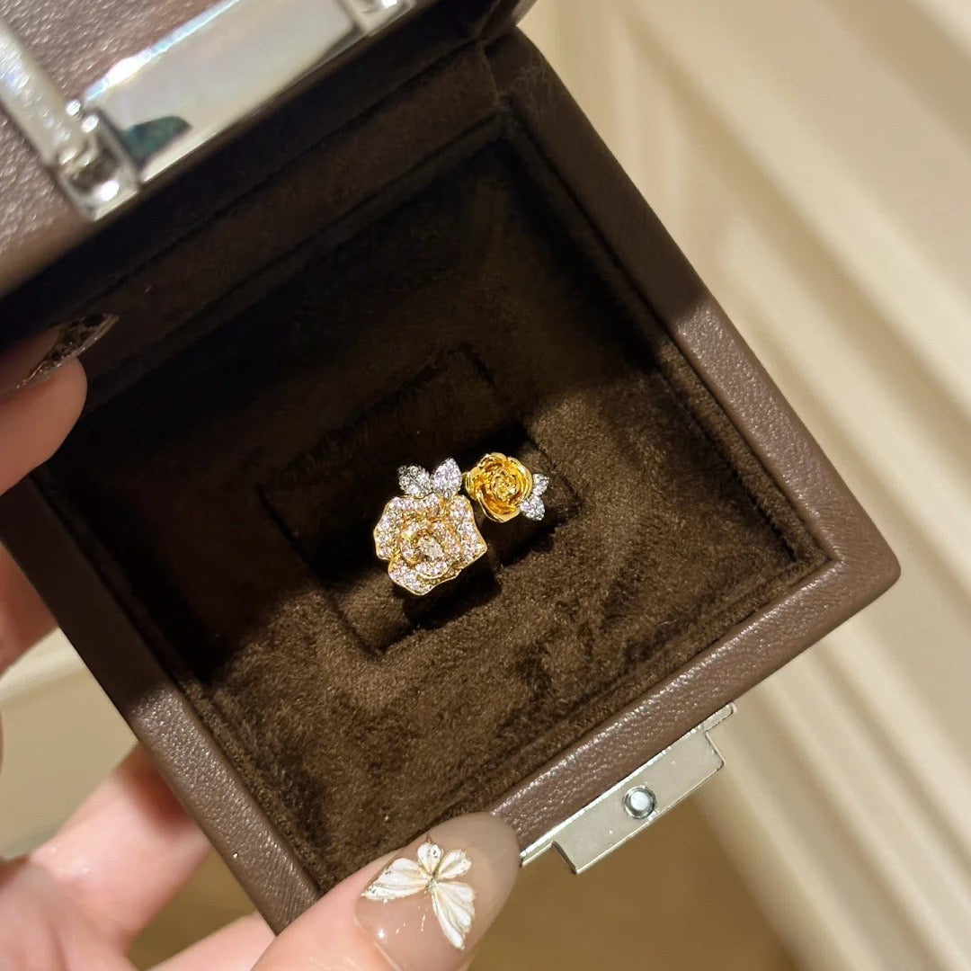 18K Gold Twin Roses Diamond Ring