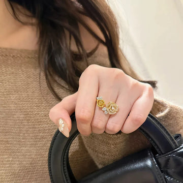 18K Gold Twin Roses Diamond Ring