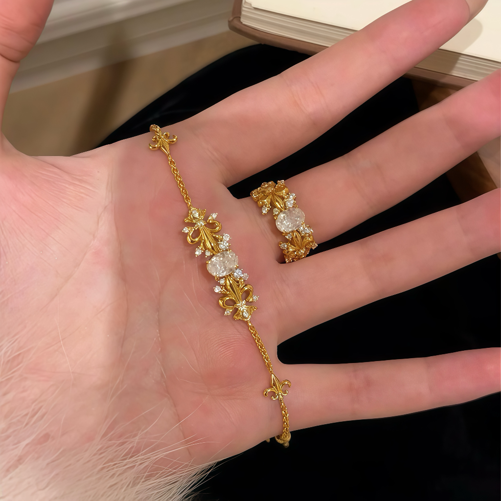 18K Gold Iris Flower Diamond Bracelet